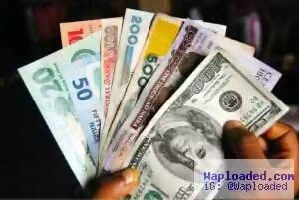 Naira Crashes To 300 Against Dollar At Parallel Market